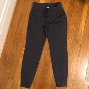 Lululemon ready to fleece jogger size 6